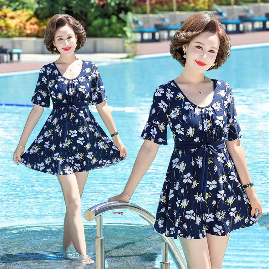 妈妈泳衣女保守中老年显瘦遮肚大码连体中年妈妈款游泳衣温泉泳装