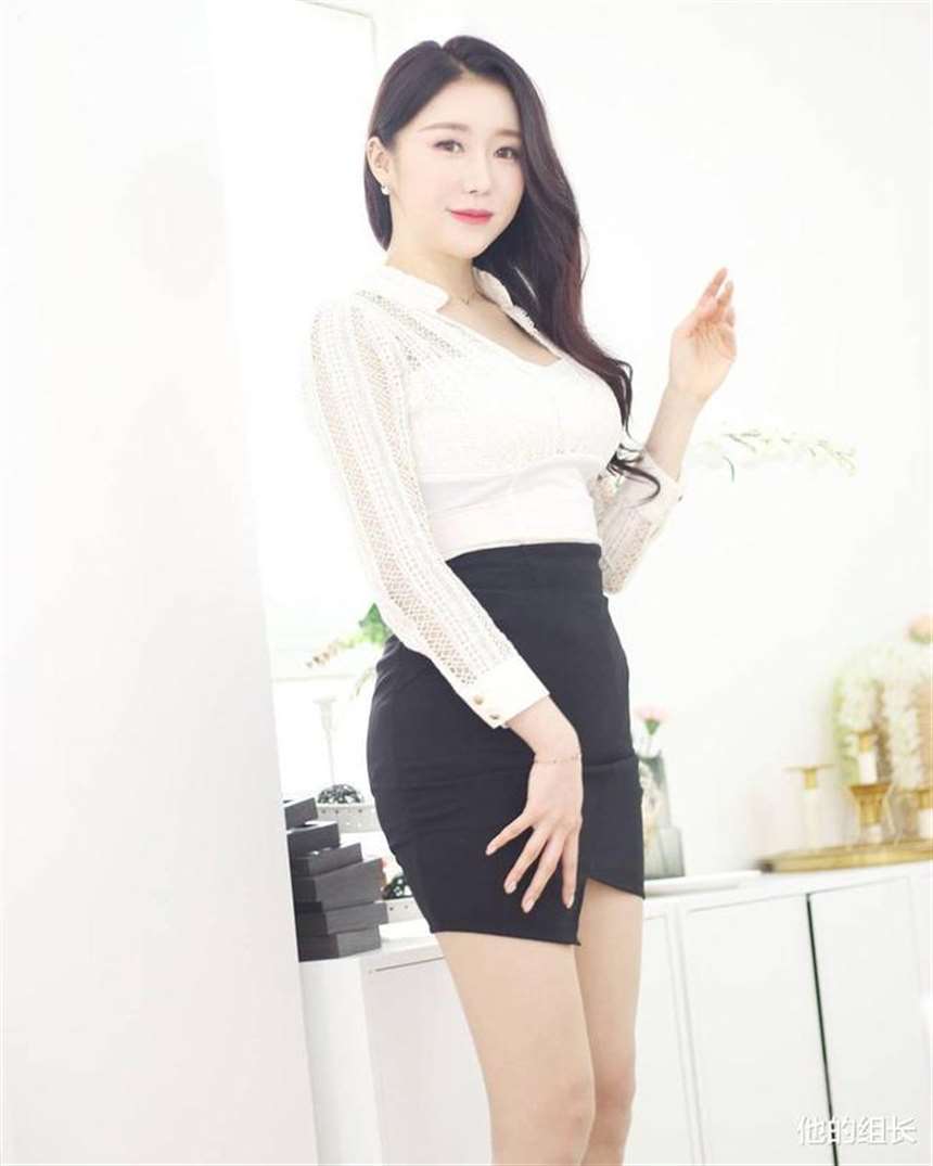 清纯熟女衬衫制服黑色包臀裙像女秘书