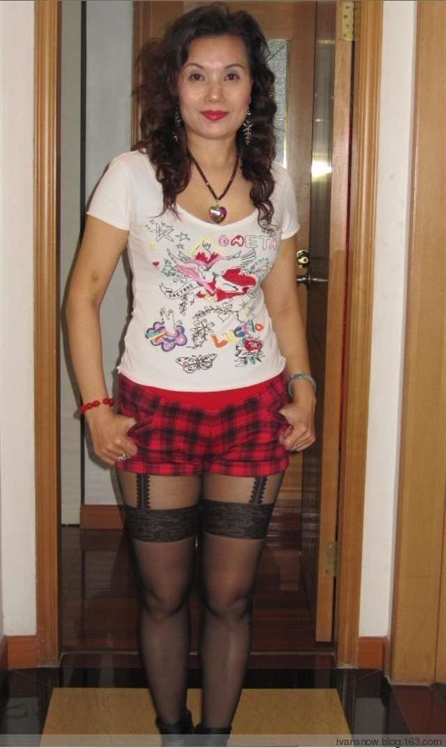 风韵犹存的熟女展风骚 - ivan sown - ivan sown【一花一世界】