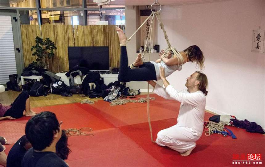 日本绳缚艺术:被虐式的美感