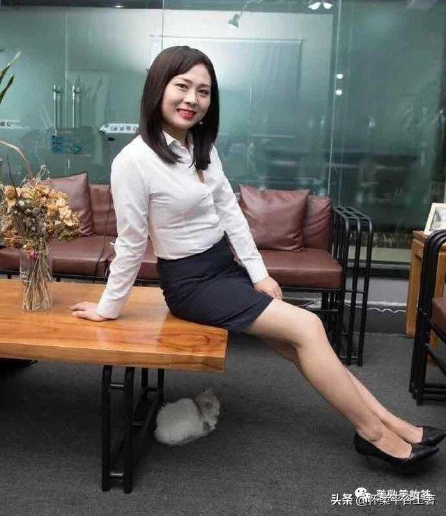 气质美熟女ol系列套图