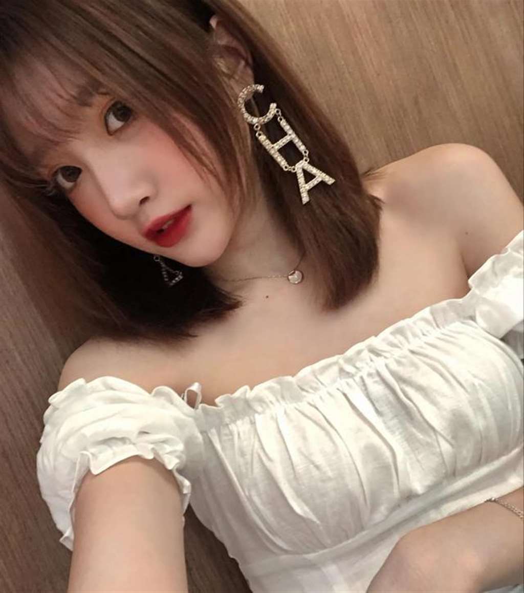 朋友圈素材 美女生活照 微信养号图片素材