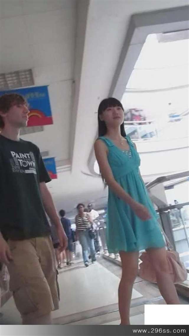 裙子太飘逸了直接导致内内全露出【14p】