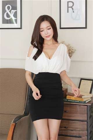 极品美女少妇巨乳翘臀大胆人体艺术诱惑写真