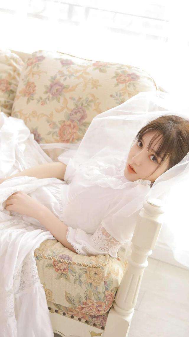 白纱美女私房照