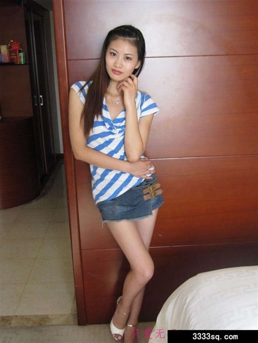 国模雨嘉大尺度私拍视频小姐好白