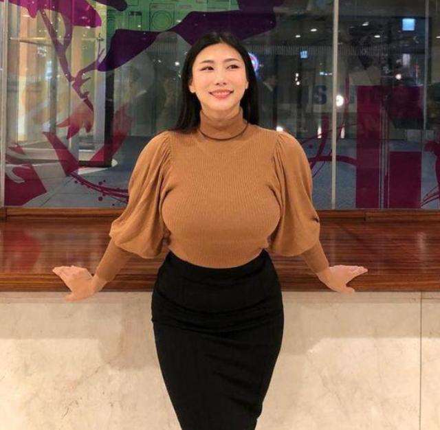 40岁阿姨被20岁大男孩倒追风韵犹存让人羡慕的一对啊