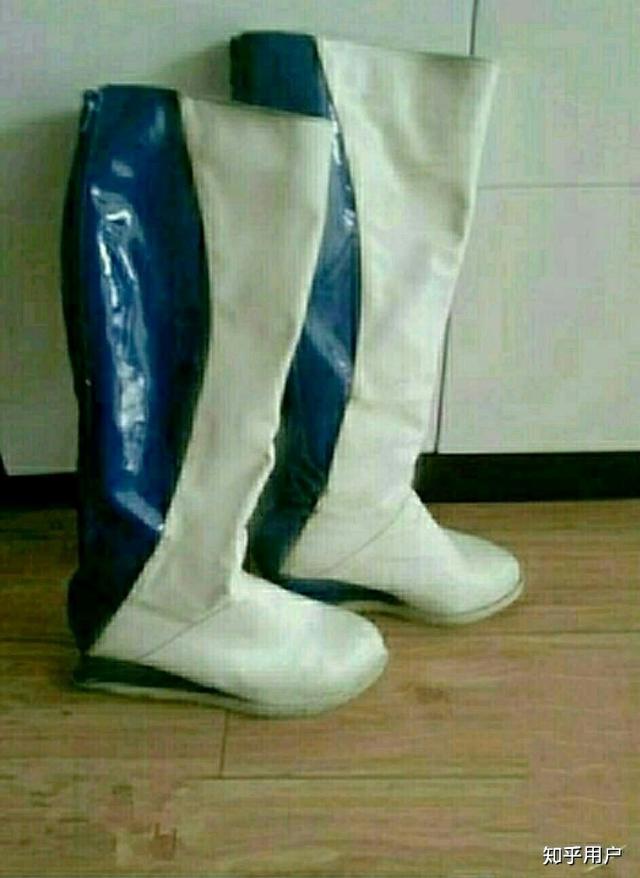 女生的马丁靴什么味道 女生穿靴子脚臭吗