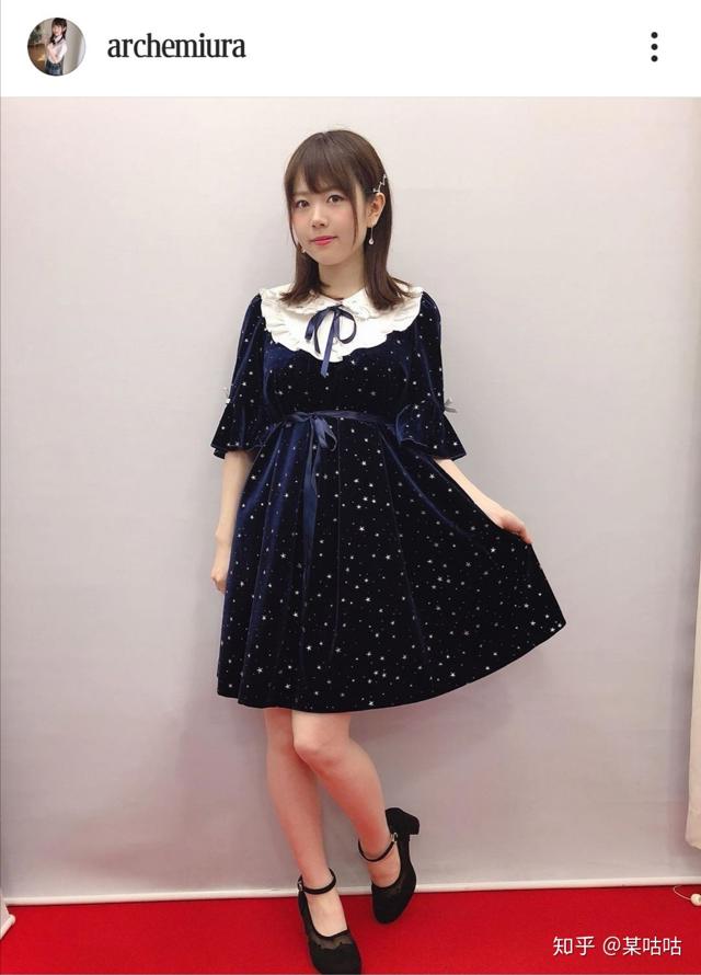 什么领子的衣服显胸大