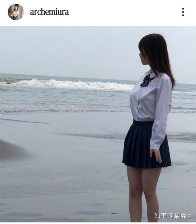 什么领子的衣服显胸大