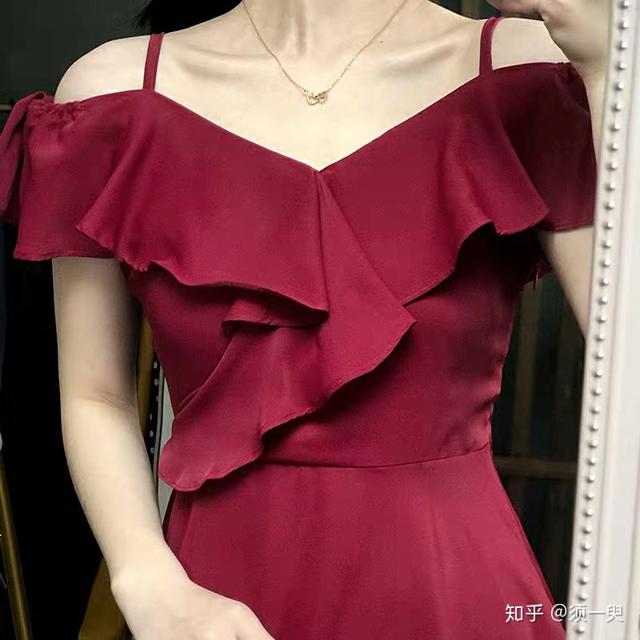 什么领子的衣服显胸大