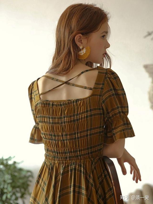 什么领子的衣服显胸大