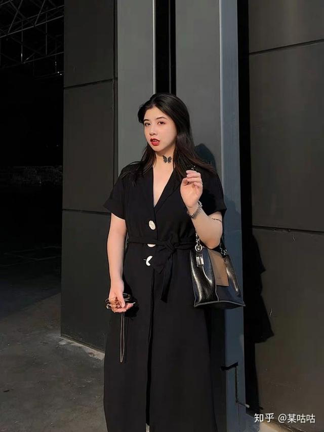 什么领子的衣服显胸大