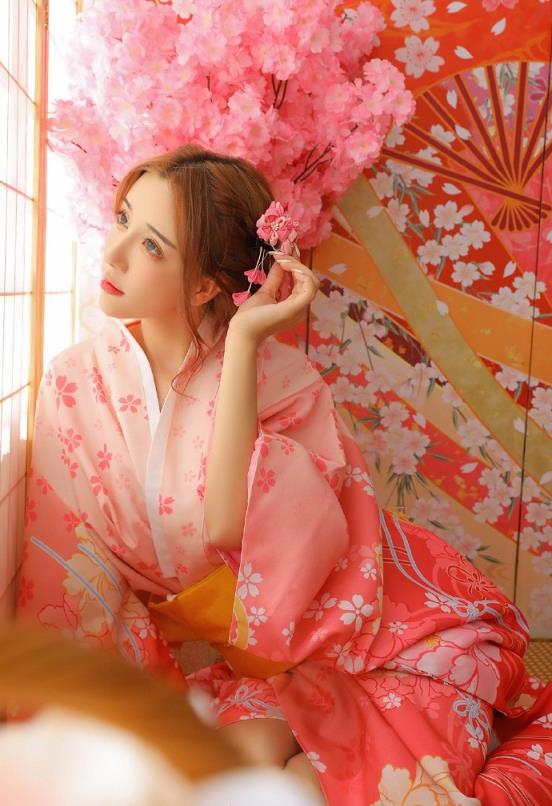 日本和服美女粉嫩樱花性感美腿制服诱惑写真图片