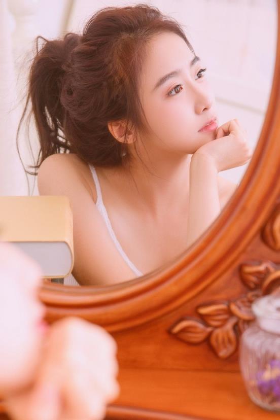 [Weekly Big Comic Spirits] 2015 No.01-05 安枝瞳 渡辺美優紀 小嶋陽菜 [25P