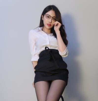 轩子巨二兔被封杀，200g视频资源被流出，这轩子200g资源是什么