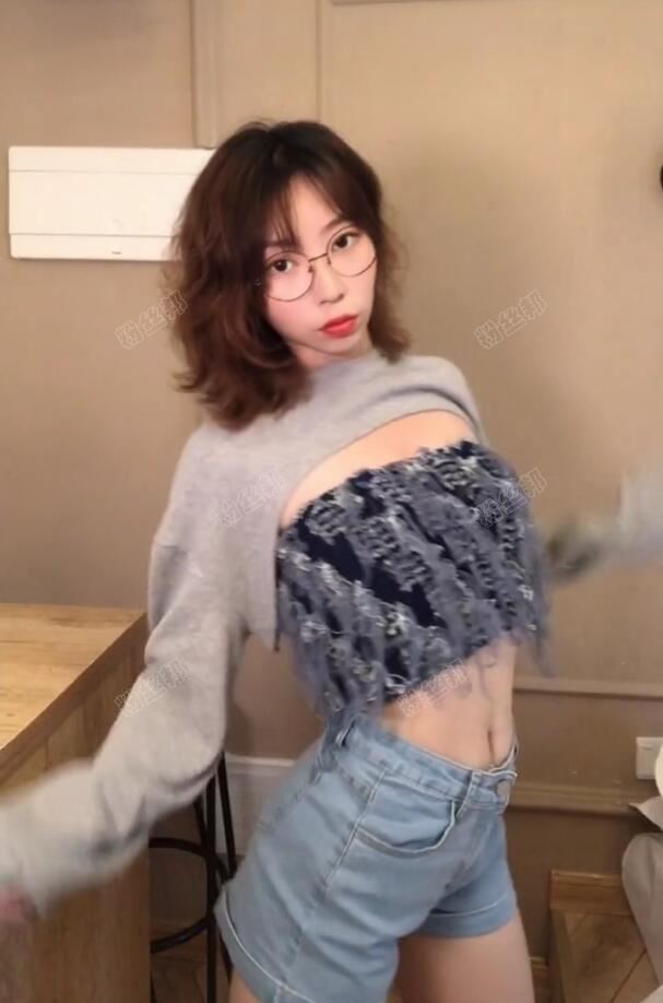 抖音鲨哩哩抓鸭子不雅视频流出，回应是被P图合成照片，luo照真不是她