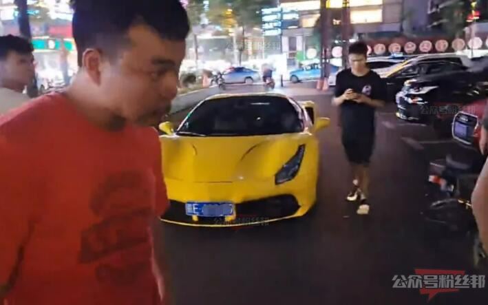 虎牙集梦小胖打架视频事件，路人视角还原过程，用法拉利劳斯莱斯堵车