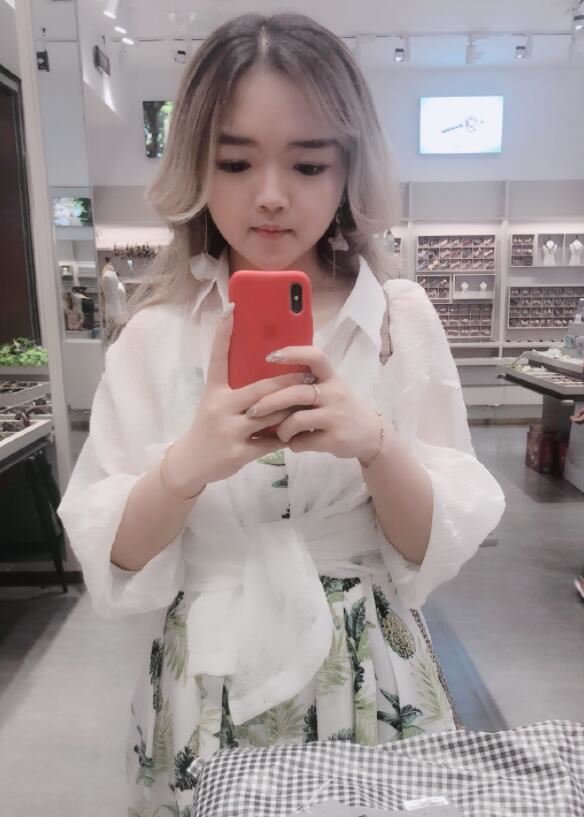 七彩小叉系个人资料简介 YY萝莉主播叉系姓名微博生活照图片