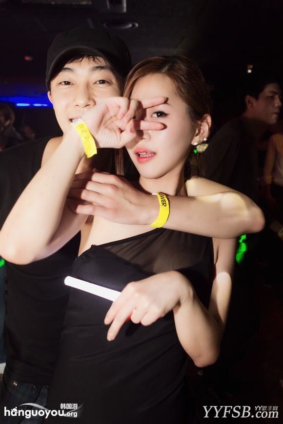 组图：韩国首尔富人区清潭洞夜店的夜店生活