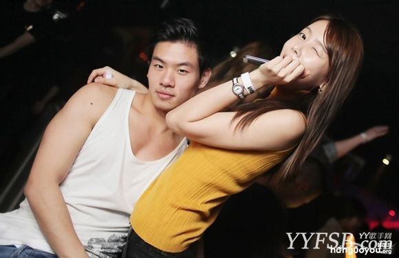 组图：韩国首尔富人区清潭洞夜店的夜店生活