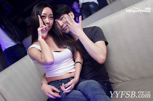 组图：韩国首尔富人区清潭洞夜店的夜店生活