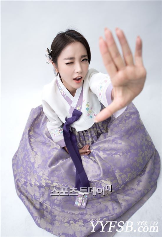 韩国洪真英个人资料简介 洪真英写真照片歌曲