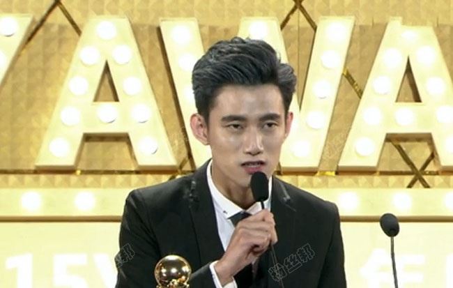 阿哲老婆婚纱照曝光，将在5月举办婚礼，哲嫂孙姗姗做过模特颜值真高