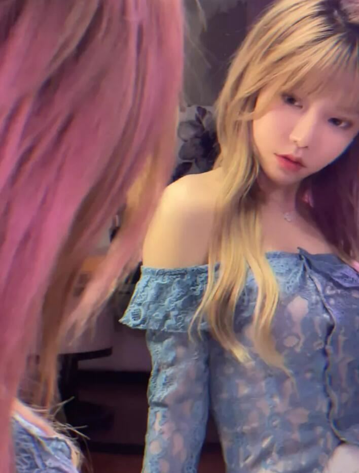 斗鱼周淑怡二台树奈奈走光事故，闪现紫色一览无遗，封禁12小时后解封！