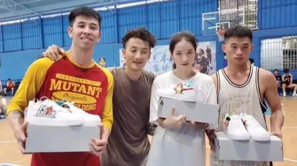 斗鱼峰峰三号直播间为什么没了，被迷之“封禁”，或因假表事件发酵被永封