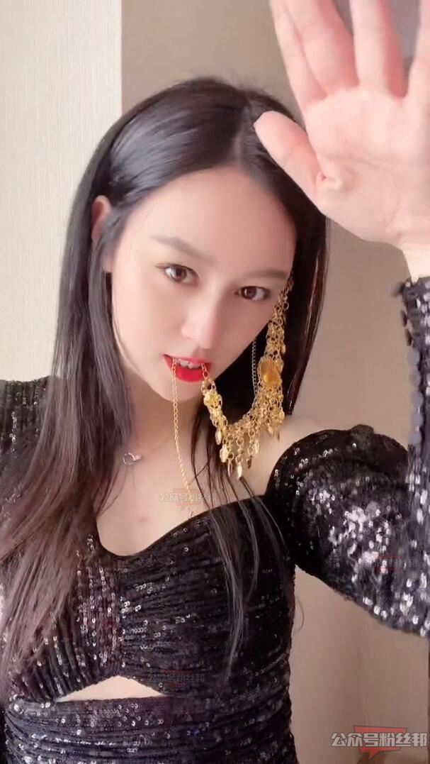 抖音唐艺个人资料简介，唐艺是怎么火起来的，唐艺年龄及早期生活照图片