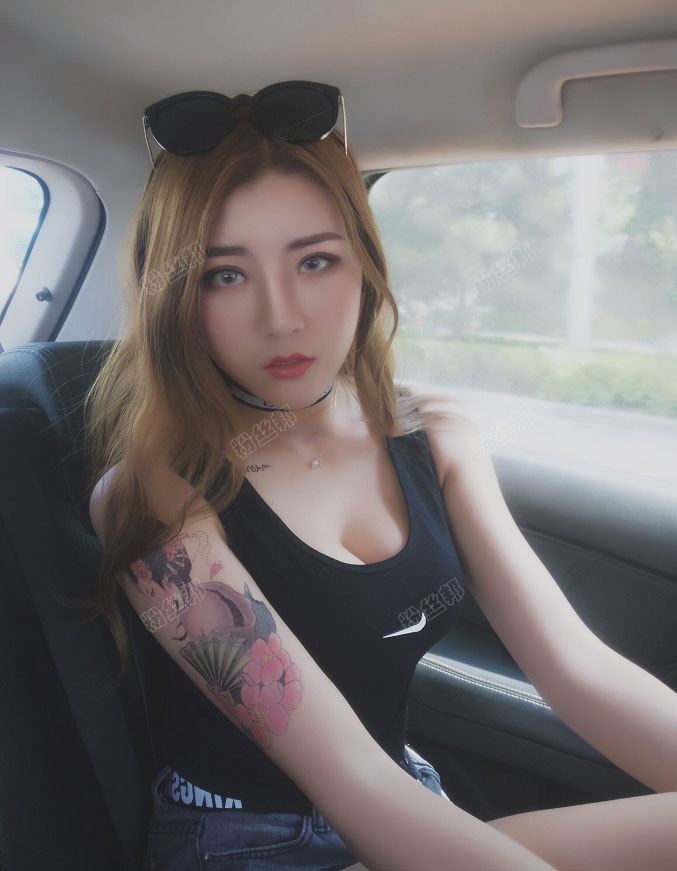 抖音网红刘太阳个人资料简介，快手大胸刘太阳视频写真，刘太阳性感福利图片