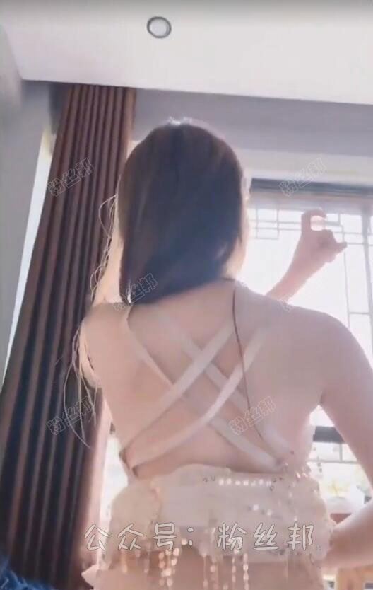 抖音不见星空个人资料图片，不见星空视频资源，因高颜值91手势爆红