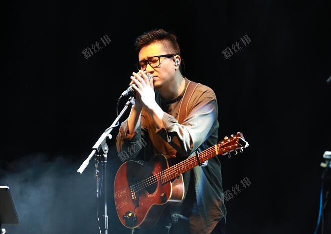 YY2080出来的几位斗鱼主播，周二珂曾叫纳妮，暗杠小发一曲走红