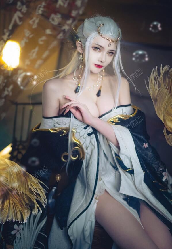 斗鱼“魔王”入驻B站，魔王大人帅帅帅ii恢复直播，试穿硅胶皮套直接“光”着违规