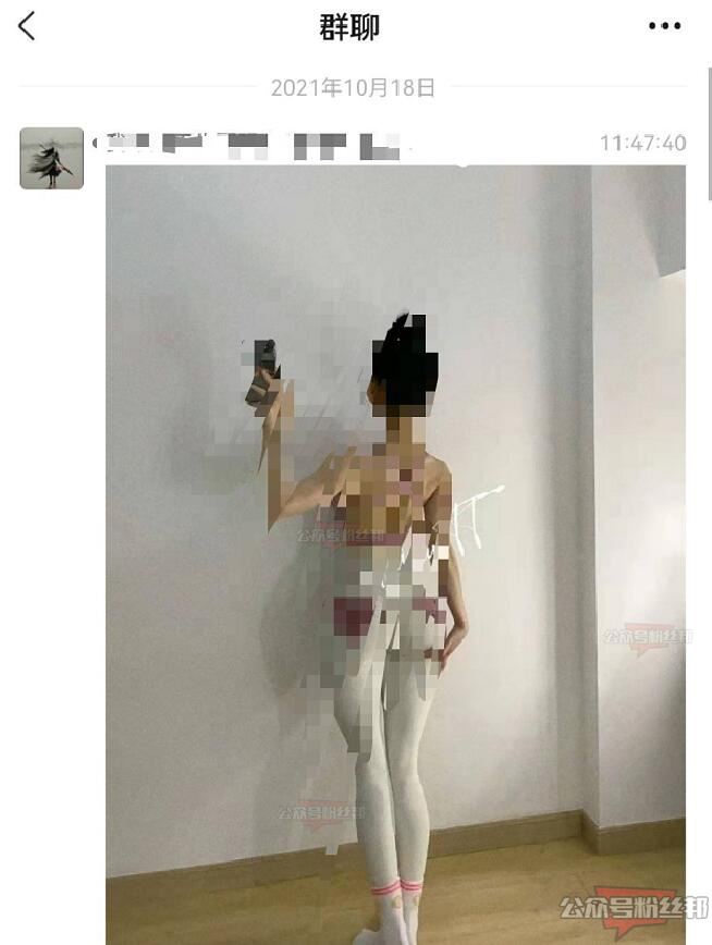 李云迪事件弹钢琴的女主是谁？穿内衣弹钢琴的女主播Leezy，也被牵连进来了