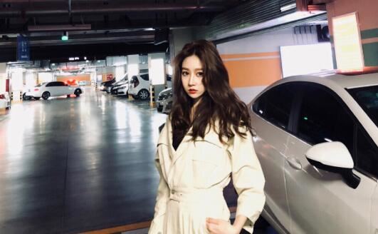 抖音17岁美女温婉个人资料简介 才艺相貌双全小温婉照片微博写真