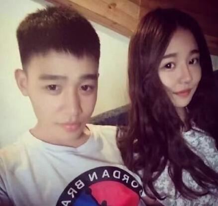 抖音17岁美女温婉个人资料简介 才艺相貌双全小温婉照片微博写真