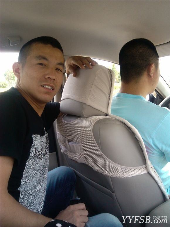 MC舞帝利哥生活照，网红教父利哥于利黑历史，过肩龙纹身照片曝光