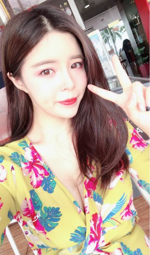 斗鱼主播苏恩个人资料简介 苏恩Olivia直播间微博照片