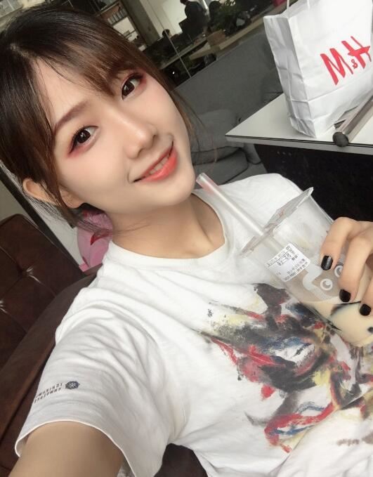 抖音钟婷xo个人资料简介 胡钟婷微博照片个人写真生活照