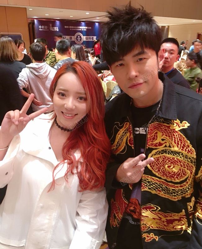 虎牙张神儿个人资料简介，张神儿微博生活照图片，曾是好声音周杰伦学员