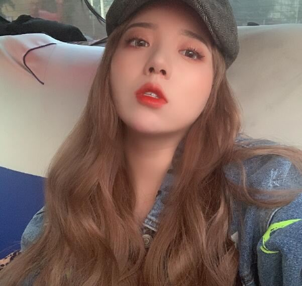 虎牙张神儿个人资料简介，张神儿微博生活照图片，曾是好声音周杰伦学员