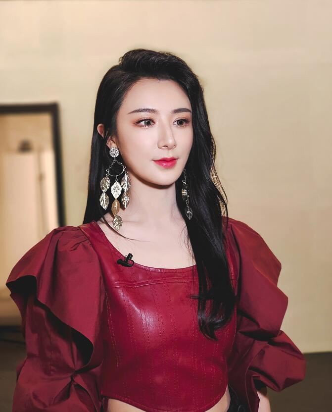 薇娅viya个人资料简介，她是如何走红成功的，薇娅整过容老公是谁？