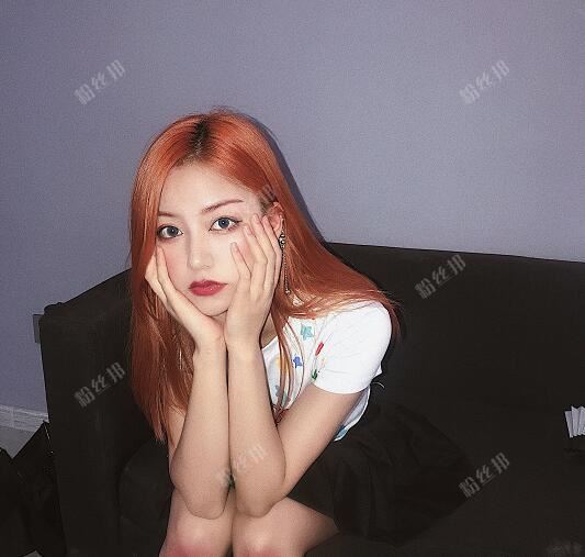 刀小刀sama个人资料简介，因抖音甩头发换装视频爆红，素颜照片壁纸