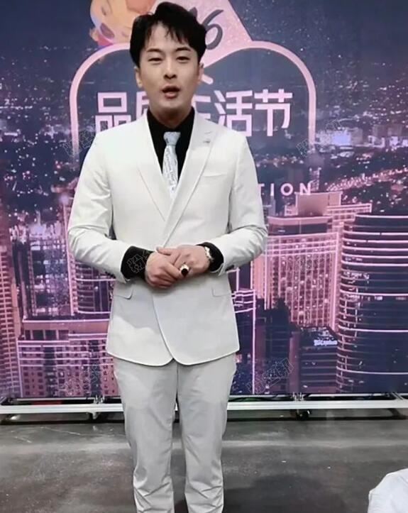 辛巴怒斥抖音张一鸣发酵舆论，燕窝事件产品抖音主播最先开卖，为何不出来承担