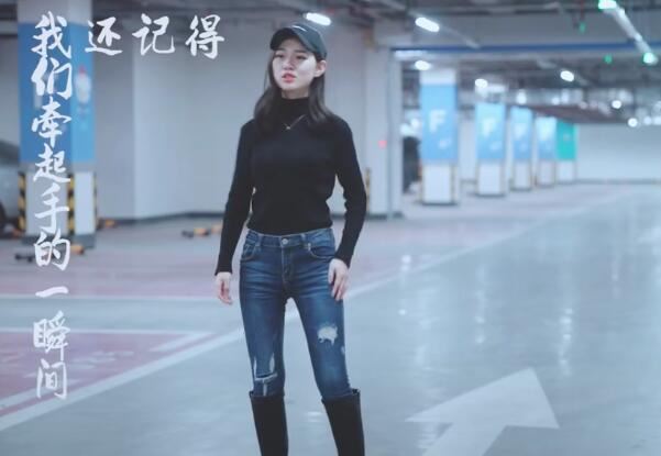 抖音网红阿悠悠本人高清照片曝光 已和同学临时组团队拍摄新作品