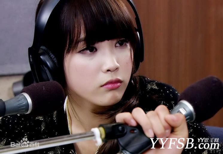 韩国女歌手李智恩（IU）个人资料 IU写真照片简介