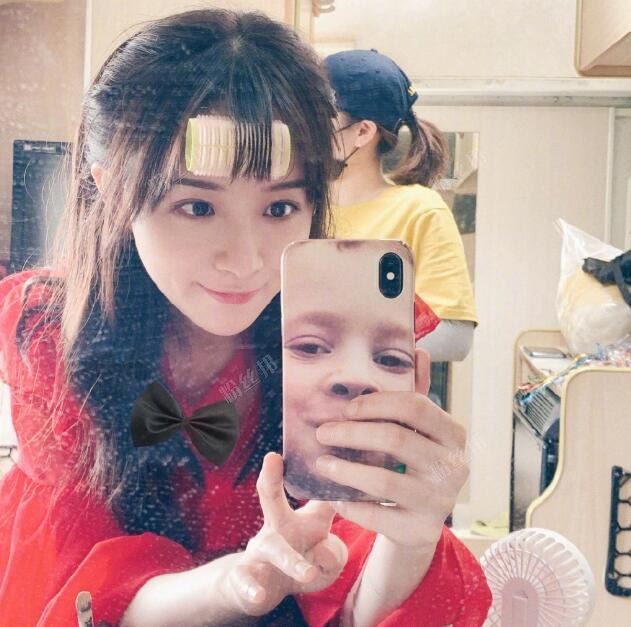 周二珂公布恋情后，这迟来的“停播说明”，惹怒粉丝生气谩骂