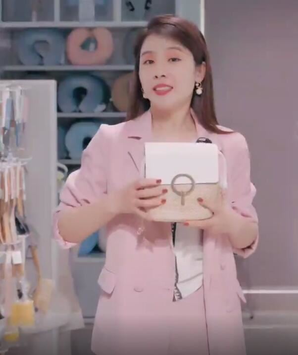 抖音舒燕Boss个人资料简介，她的身份真的是霸道女老板吗